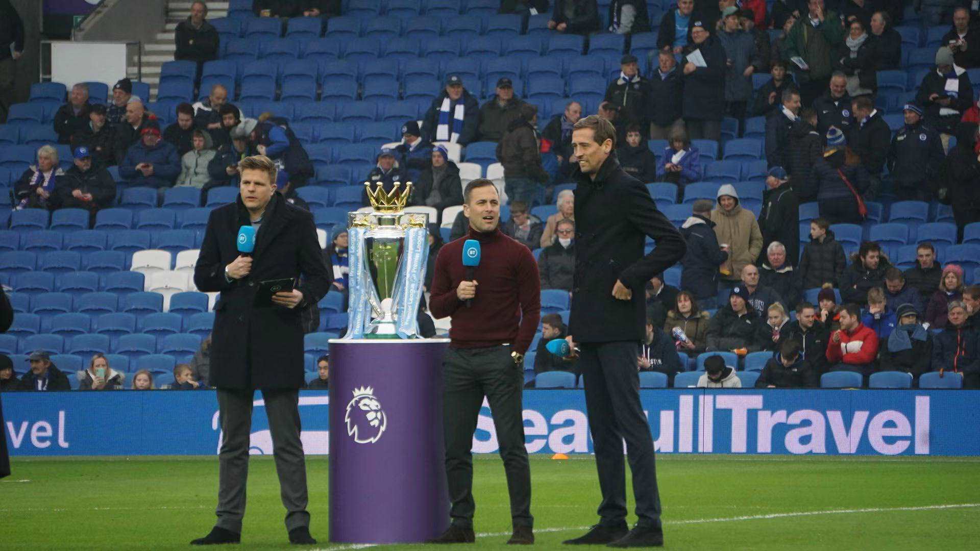 社交媒体上 社交媒体上